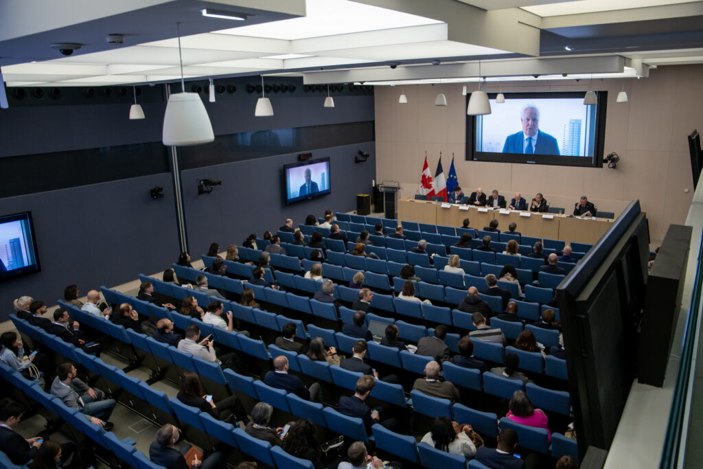 Sébastien OUM au Sénat à Paris table ronde implantation au Canada Ambriva