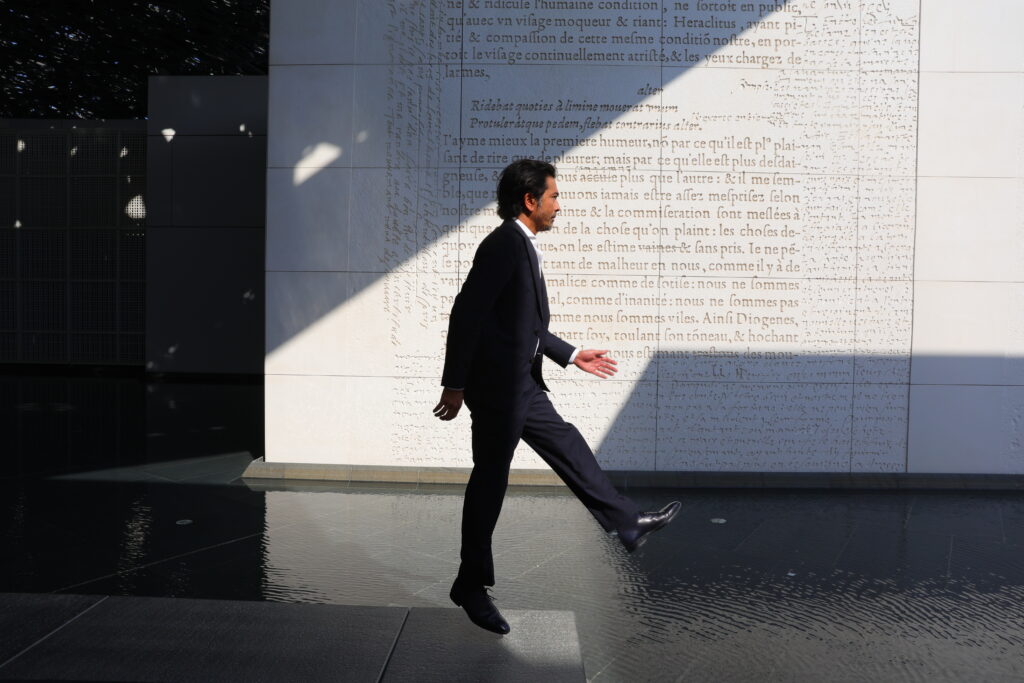 Sébastien OUM expert gestion du risque de change en mouvement